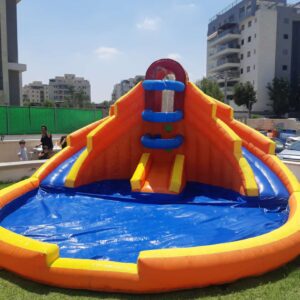 מגלשת מים משולבת