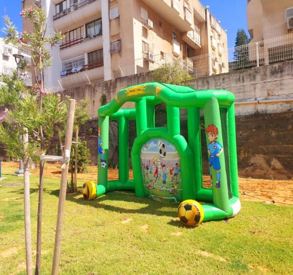 שער כדורגל ירוק